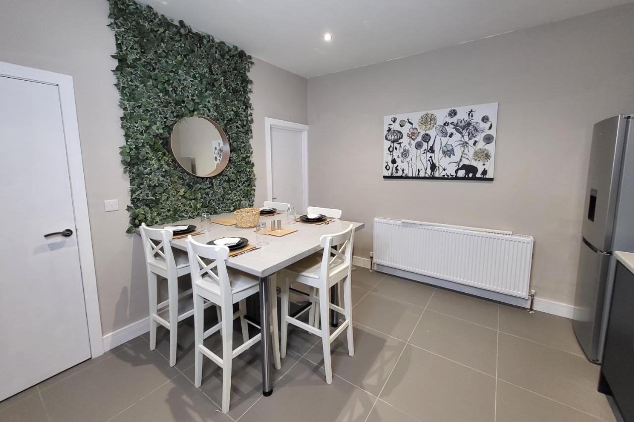 Kepler Modern 4 Bedroom 1 Mile From Centre