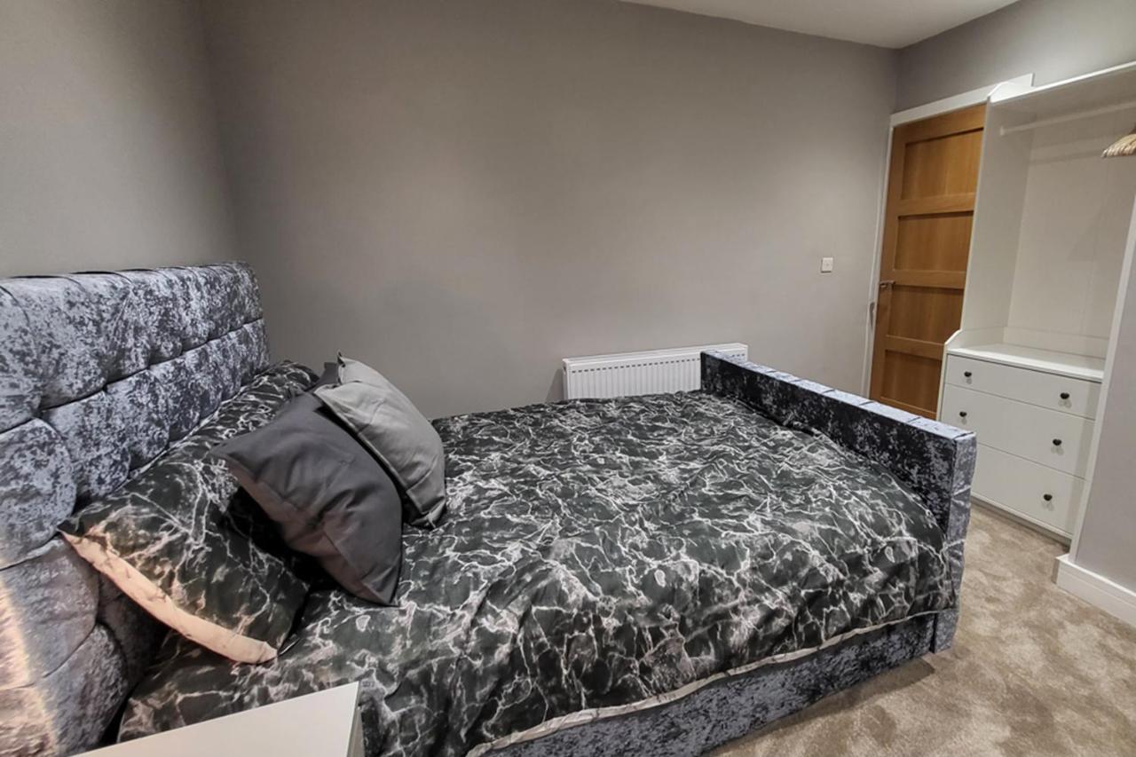 Kepler Modern 4 Bedroom 1 Mile From Centre * Leeds (West Yorkshire)